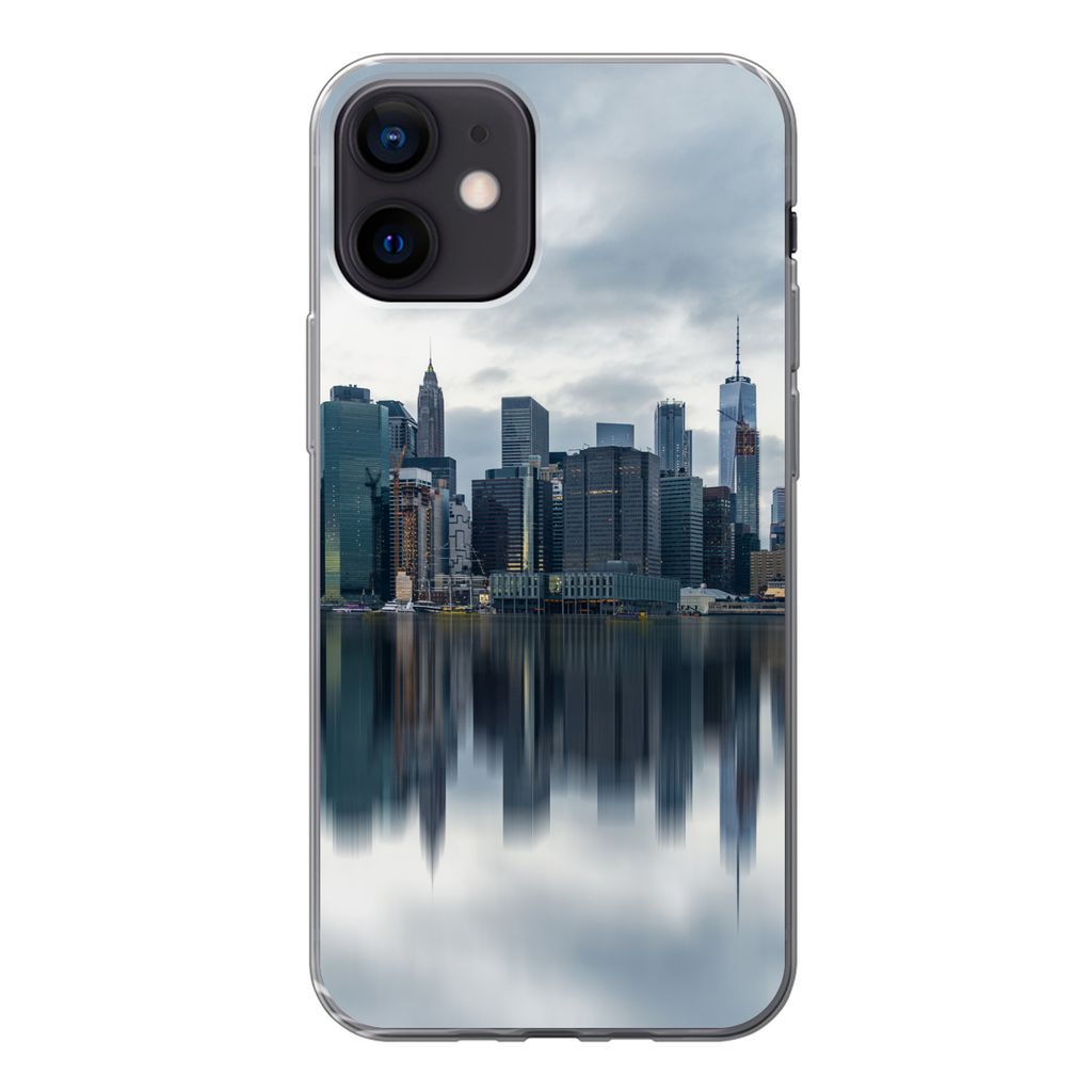 MuchoWow Handyhülle Schutzhülle Hülle für iPhone 12 New York - Skyline - Spiegelung Silikon Softcase Handy Hülle - Schutzhülle