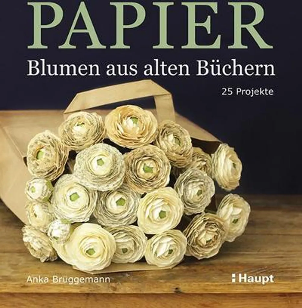 Fleurs en papier recyclé : décoration originale pour passionnés de livres