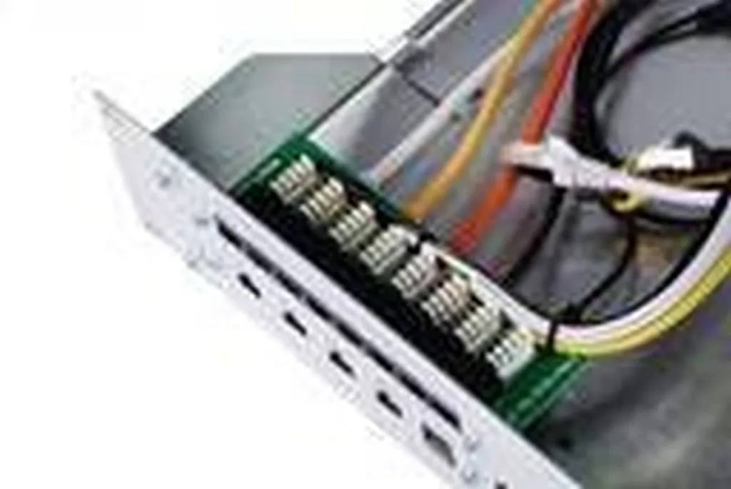 Support rack 19 pouces Wantec 2HE pour intégration de la FritzBox 7590