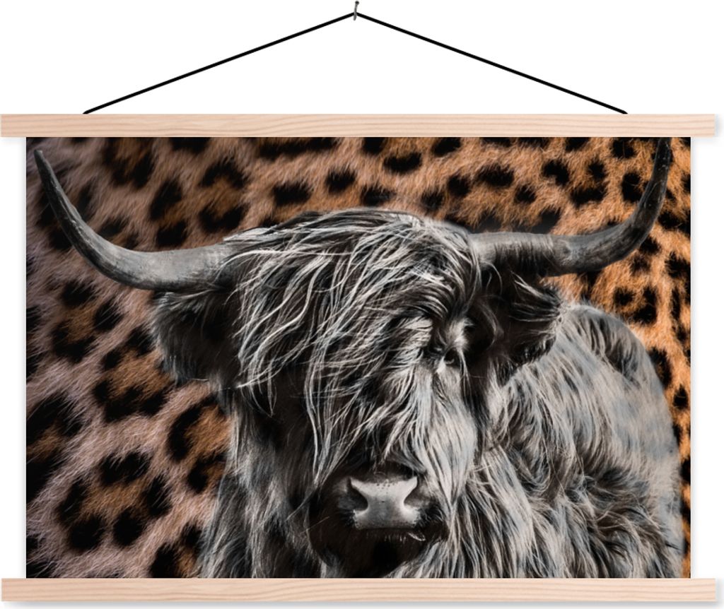MuchoWow Textilposter Schottisches Hochlandrind - Pantherdruck - Tiere 120x80 cm mit holzfarbenen Rahmen - Aufhängeset
