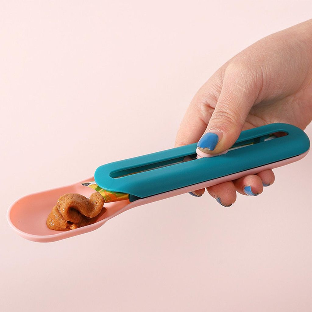 Katzenstreifen-Löffel, Druckknopf, tragbarer Schlitz, ergonomischer Futterspender, zum Drücken für Haustiere, Blau