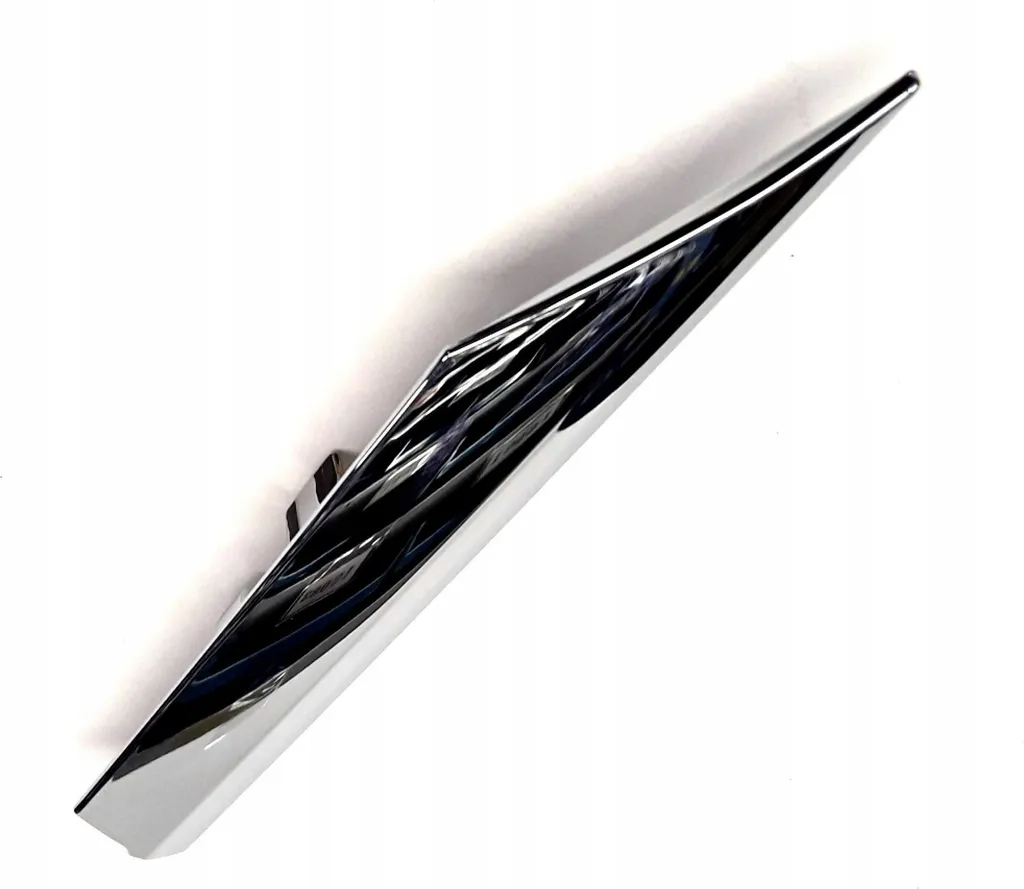 Remplacer baguette calandre cassée Volvo XC90 31290546 chrome OE