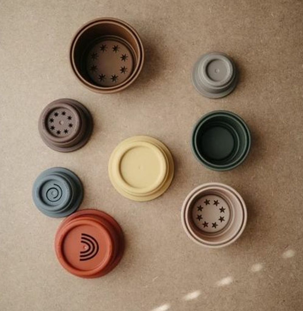 Speed Cups Stapelbecher Spiel - 18 Becher + 54 Karten Für Schnellen Familienspaß