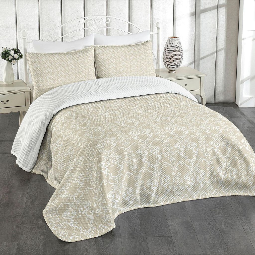 ABAKUHAUS Beige Tagesdecke Set, Lace inspirierte Blumenarrangement traditionelle Laub Muster verzierten romantischen Design, 264 x 220 cm, Beige Weiß