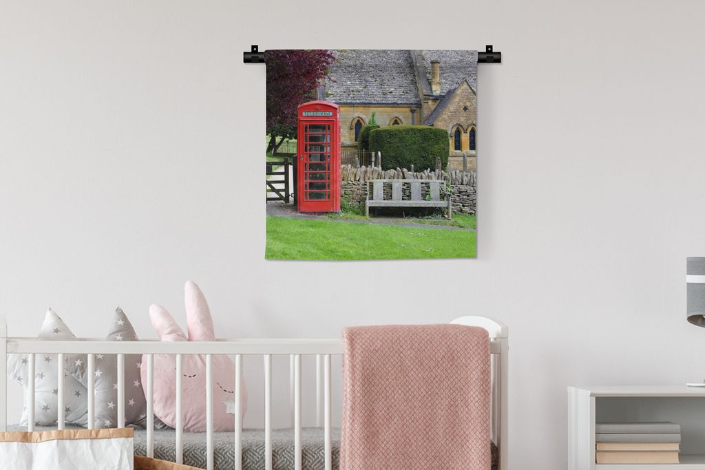 MuchoWow Wandteppich Wandbehang Rote Telefonzelle in den Cotswolds 60x60 cm Tapisserie Dekoration Wandtuch - Dekorationen - Wand Decke
