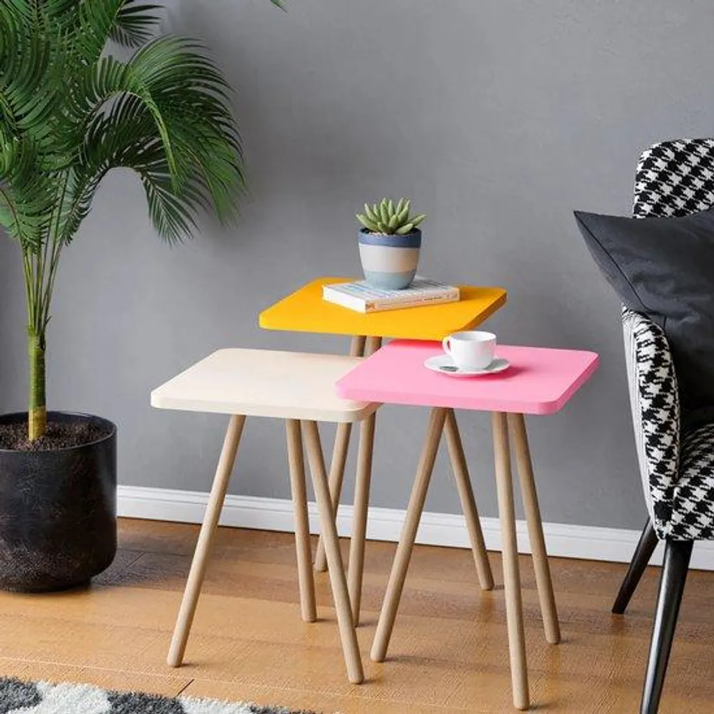 Tables gigognes scandinaves rondes tricolores pour salon et petit espace