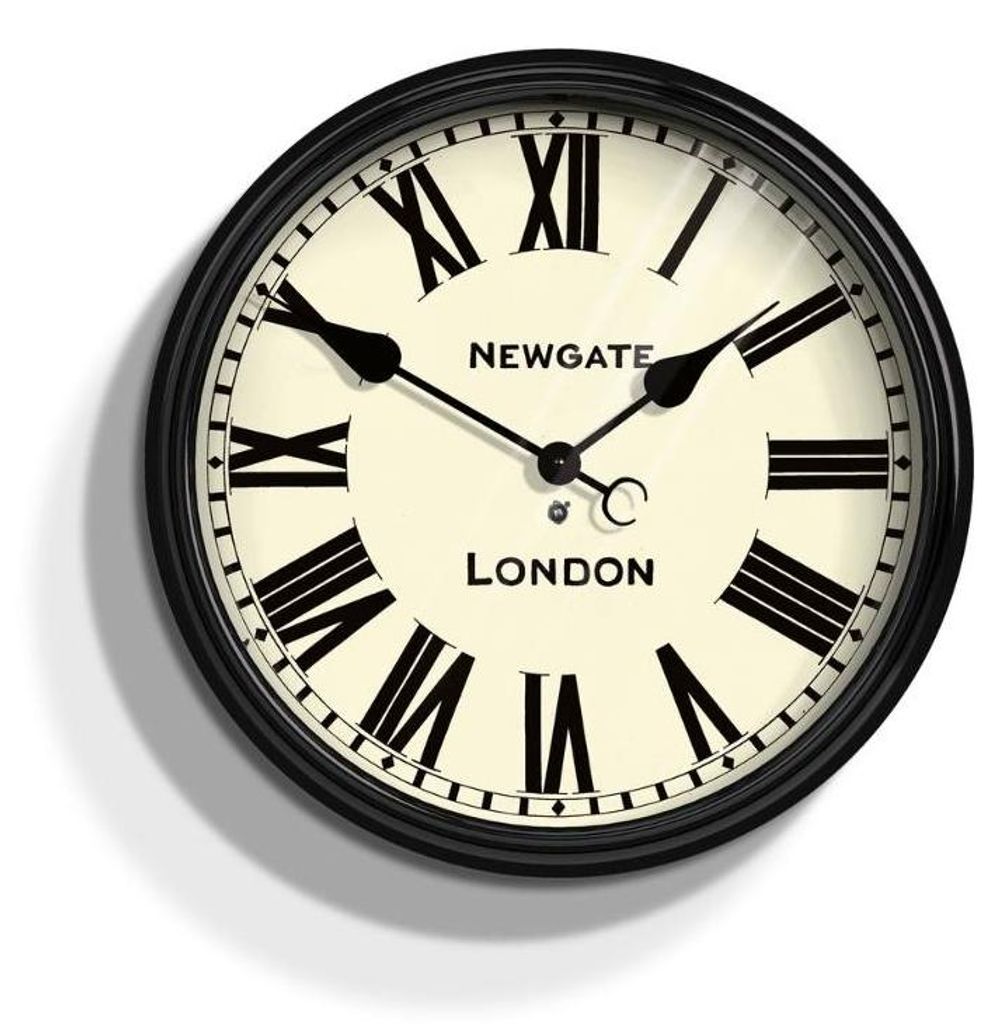 Newgate Battersby Wanduhr in Schwarz Produktbild 