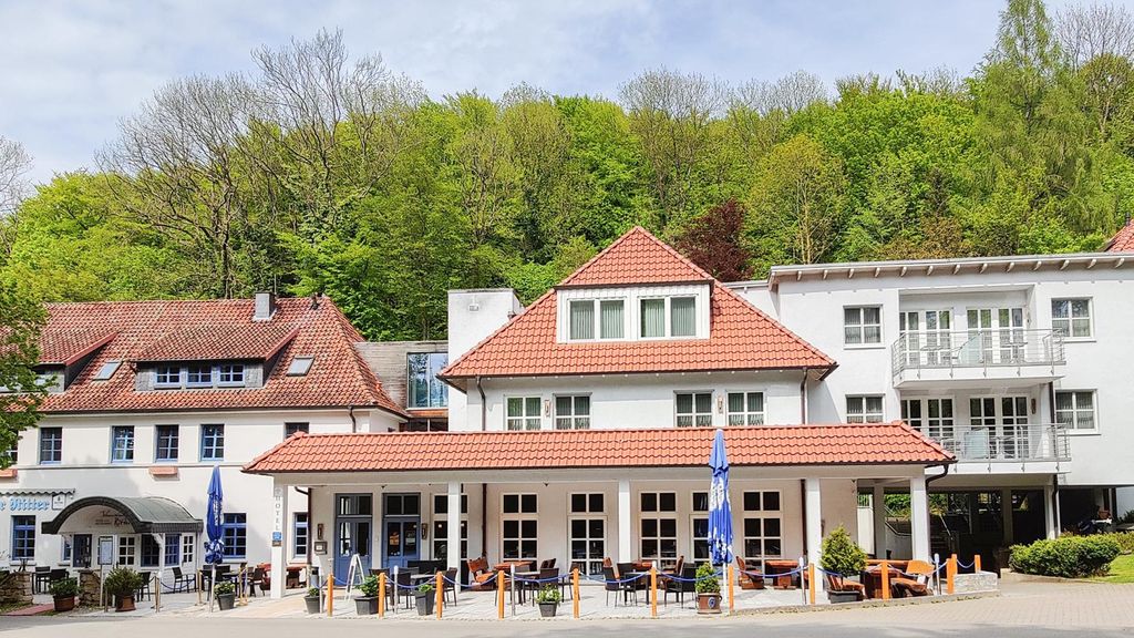 Jochen Schweizer Drei Tage im Schaumburger Ritter Hotel für 2; Erlebnis verschenken oder selbst erleben; Der Gutschein ist gültig für 2 Personen.