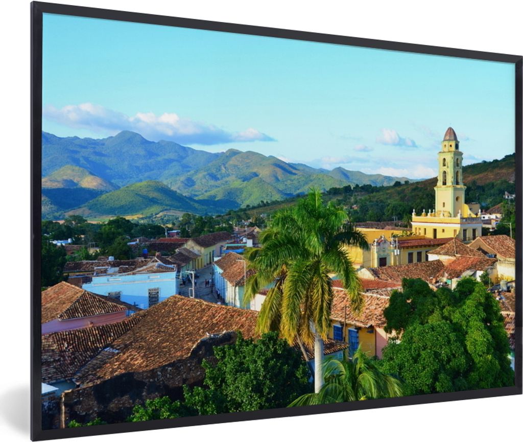 MuchoWow MuchoWow Gerahmtes Poster Die Altstadt von Trinidad mit den Bergen im Hintergrund in Kuba 60x40 cm - Poster mit zchwarzem Bilderrahmen...