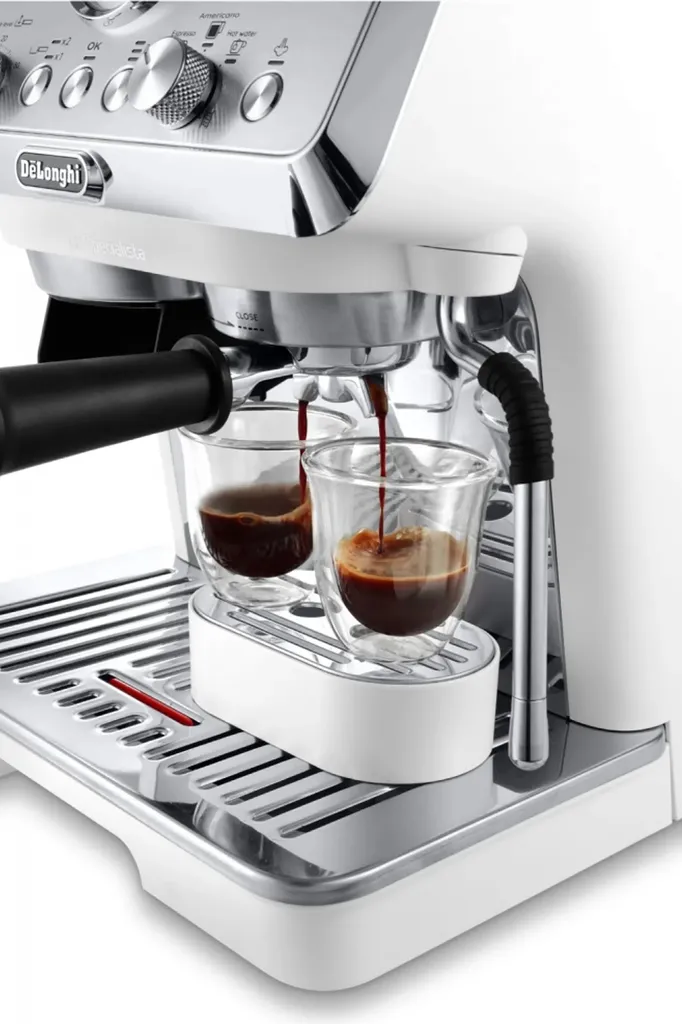 Machine espresso DeLonghi EC9155.W : un café professionnel sans effort
