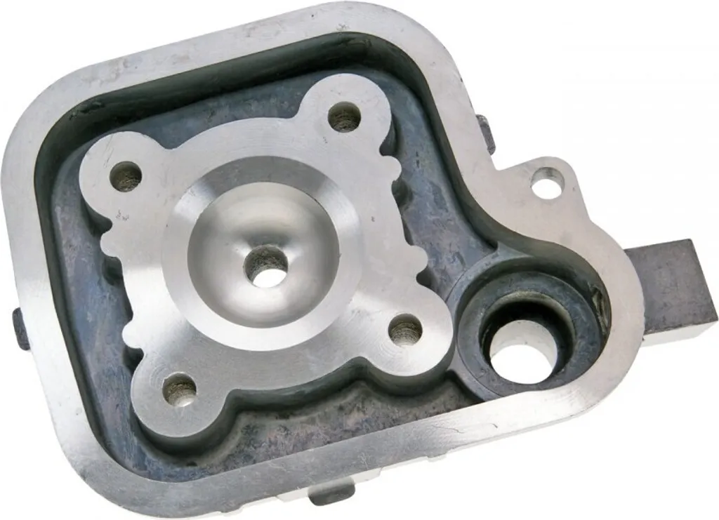 Culasse Naraku 50 cm3 pour Moteur Peugeot Horizontal LC Refroidi par Eau