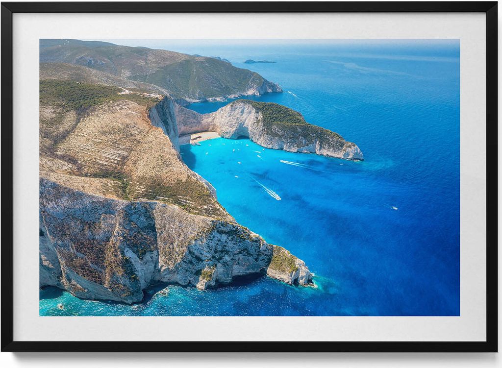 Sommerliche Klippen- und Küstenlandschaft– Wandbild mit Rahmen – Gerahmtes Bild – Wanddekoration – 100x70 cm – Schwarz Rahmen