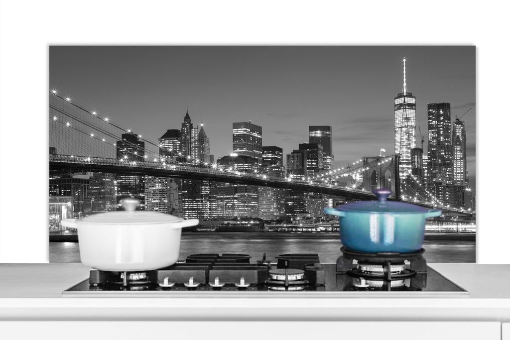 KitchenYeah Spritzschutz Küche - Küchenrückwand - Wandschutz für Herd und Spüle - New York - Brooklyn-Brücke - Schwarz - Weiß 120x60 - Alu...