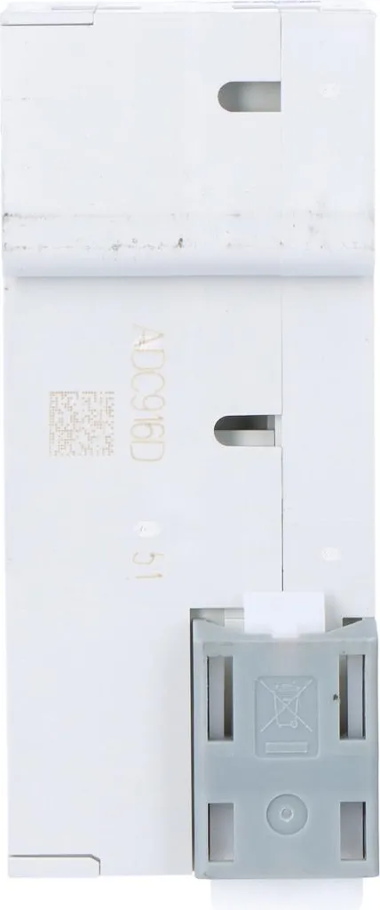 Sécurité tableau électrique : Disjoncteur 16A type AC 30mA - ADC916D 2P