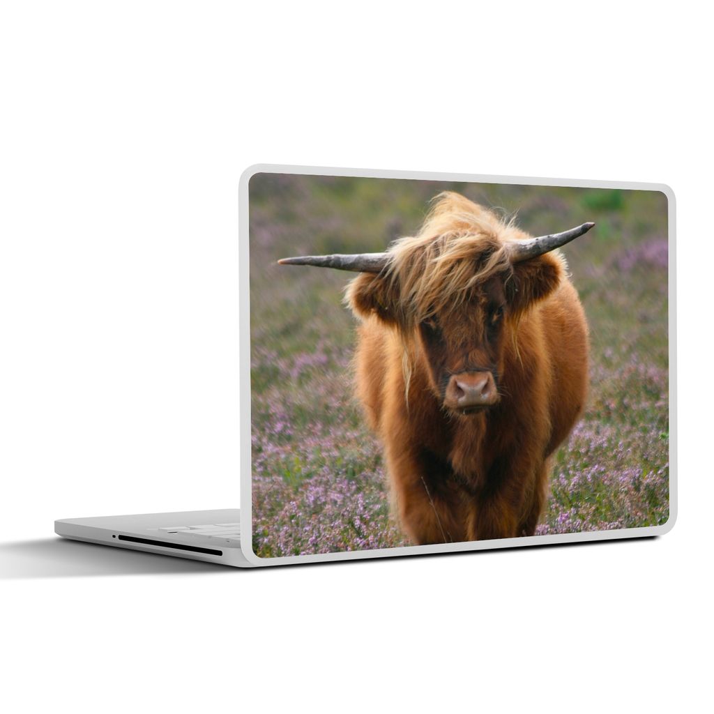 MuchoWow Laptop Aufkleber Sticker Cover Schottische Hochlandbewohner - Heidelandschaft - Tiere 30x21 cm - Sticker für Laptop - Selbstklebend