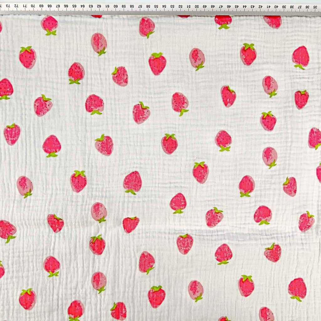 Musselin Double Gauze bedruckt mit Erdbeeren