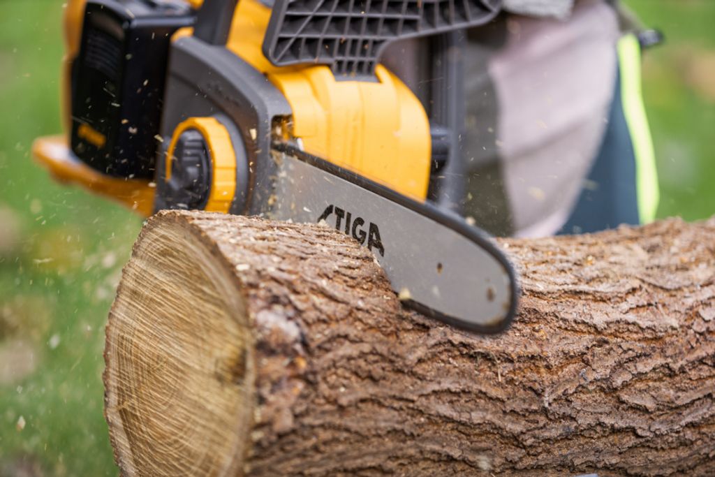 STIGA Akku-Kettensäge CS 300e, 1000 Watt Motor, inkl. 2x 4 Produktbild 4