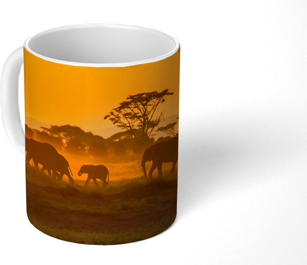 MuchoWow Tasse Kaffeetasse Kaffeebecher 350 ml Elefantenherde bei Sonnenaufgang Teetasse - Fototasse - Becher - Keramikbecher - Teebecher - Kaffe...