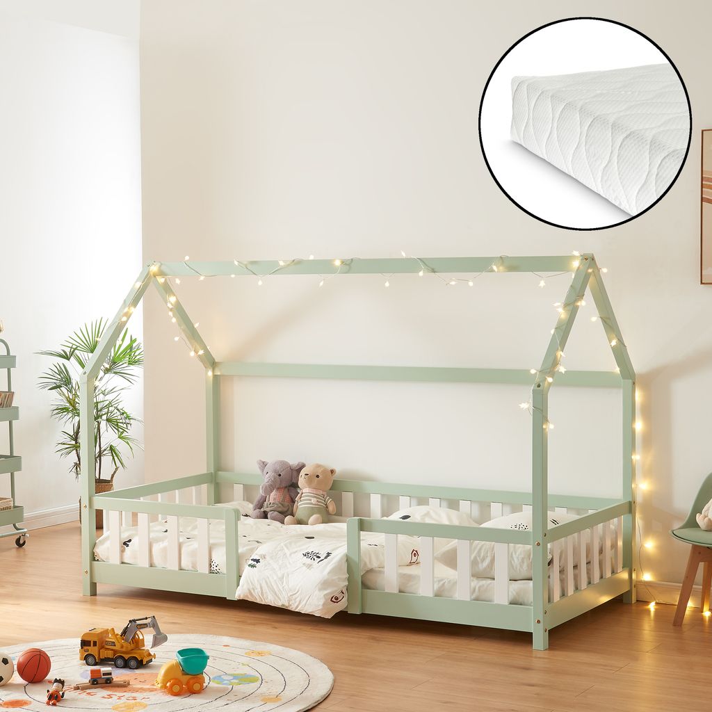 Kinderbett ’Sisimiut’ in Haus-Optik mit Matratze und Rausfallschutz Kiefernholz 90 x 200 cm Mint / Weiß