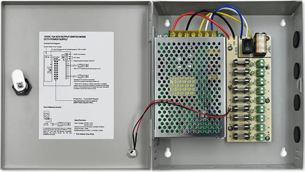 Alimentatore switching Qoltec 12VDC | 9 canali - 8