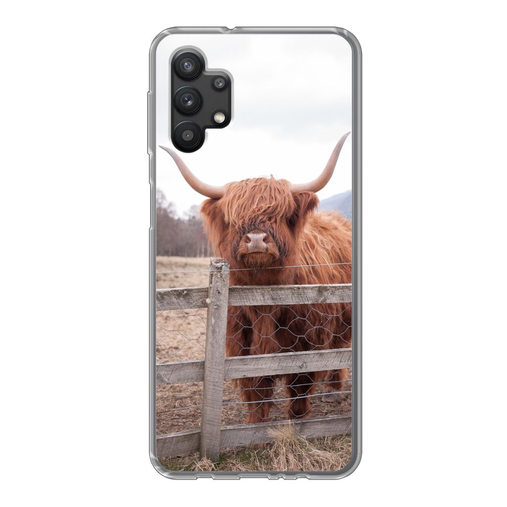 MuchoWow Handyhülle Schutzhülle Hülle für Samsung Galaxy A32 5G Scottish Highlander - Gras - Zaun Silikon Softcase Handy Hülle - Softcase