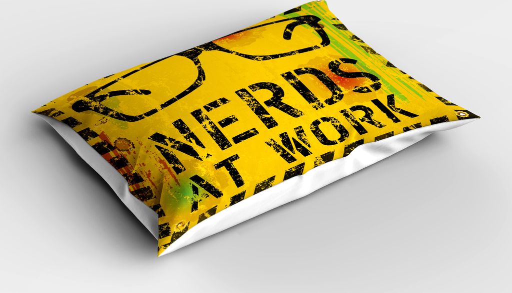 ABAKUHAUS Retro Kopfkissenbezug, Nerds at Work Beschriftung Warnung Band Stil Grunge Flair Illustration, 40x80 cm, Schwarz Grün Gelb