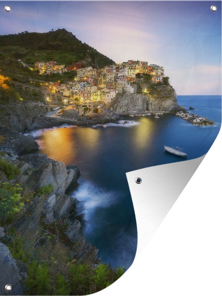 MuchoWow 60x80 cm Outdoor-Poster Gartendeko Sichtschutz Garten Poster für den Garten Cinque Terre am Abend und beleuchtet von den gelben Lichtern