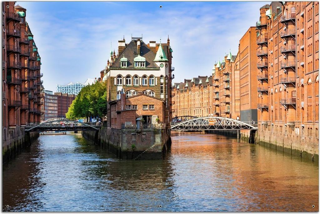 Wallario Outdoor-Poster für Garten oder Balkon, Motiv Historisches Kontorhaus im Kanal, in ca. 61 x 91,50 cm