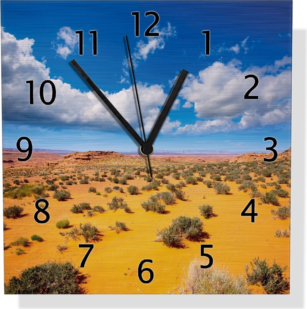 Wallario Design Wanduhr Wüste in Arizona - blauer Himmel mit Wolken I aus Aluverbund, Größe 30 x 30 cm