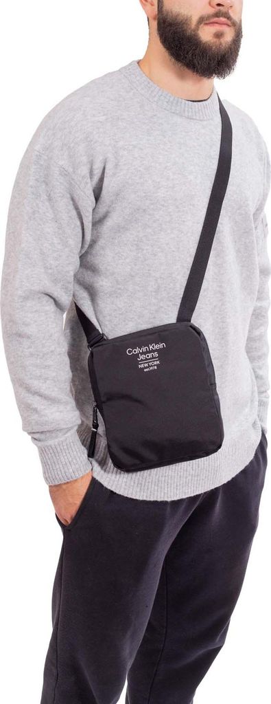CALVIN KLEIN JEANS - Men's essential reporter bag with logo - Size One size