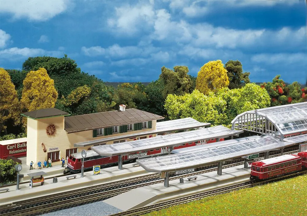 Aménager une Station Ferroviaire Échelle Z avec 3 Quais Faller 282718 III