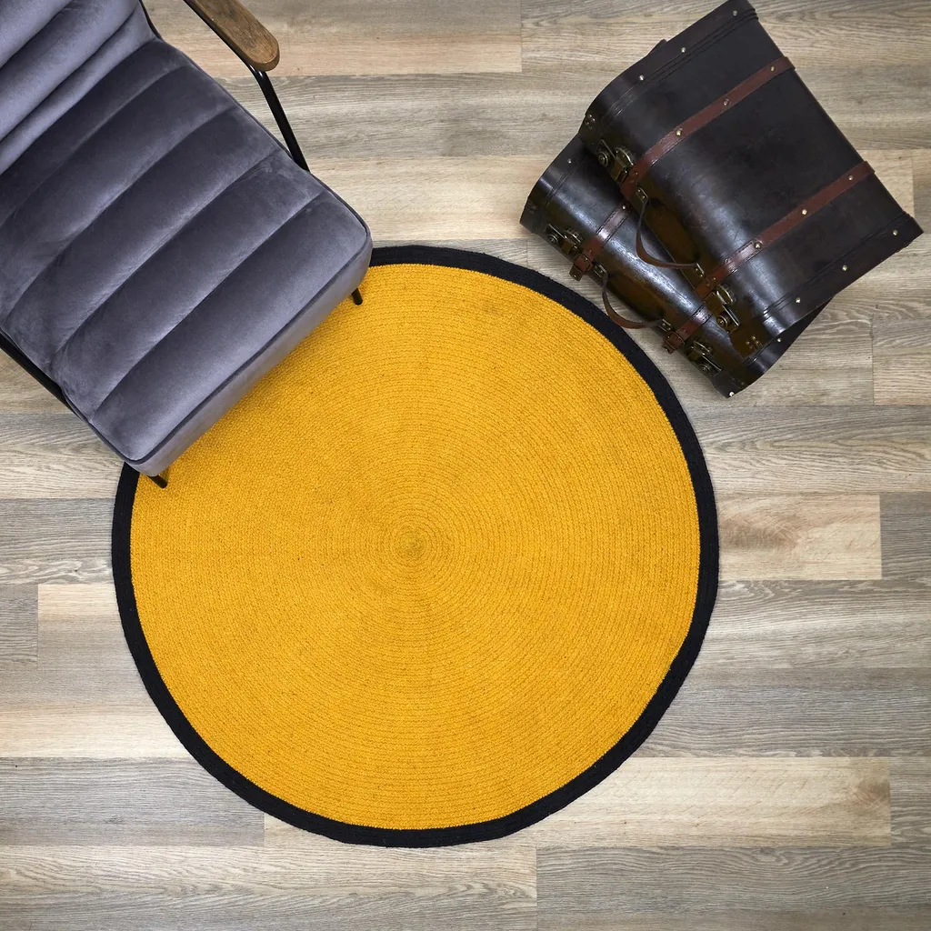 Tapis Rond Coton 120cm - Réchauffez votre Sol avec le Jaune Moutarde Chic