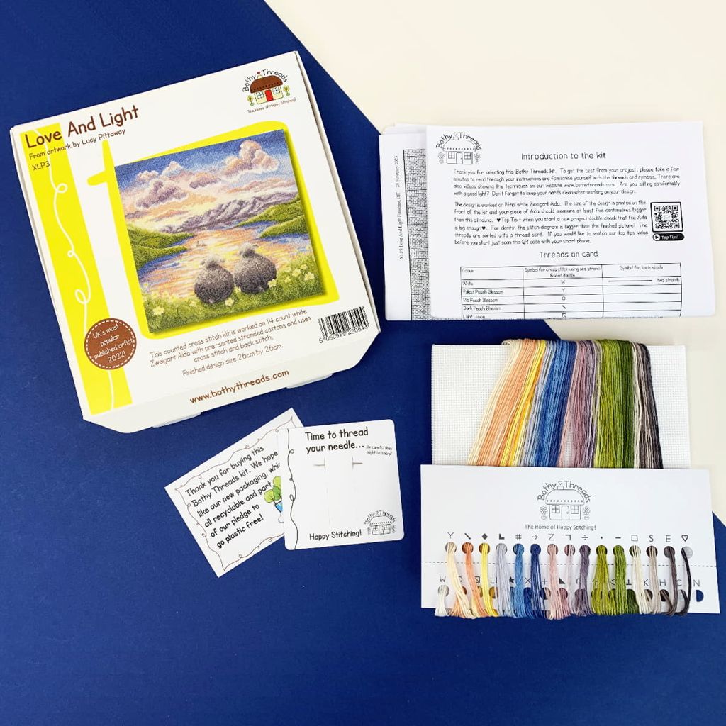 Bothy Threads Kreuzstich-Set „Marineblau“ – Inkl. Stoff, Garn, Nadel & Anleitung, Fertige Größe 26x26 Cm