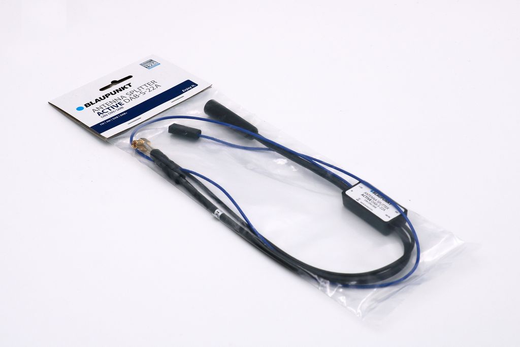 A Blaupunkt antenna splitter is shown in its packaging against a white background.