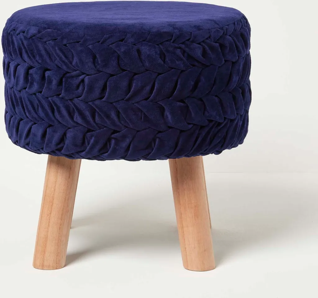 Pouf Rond en Velours Bleu Opale avec Pieds en Bois Clair - Modèle Lyla