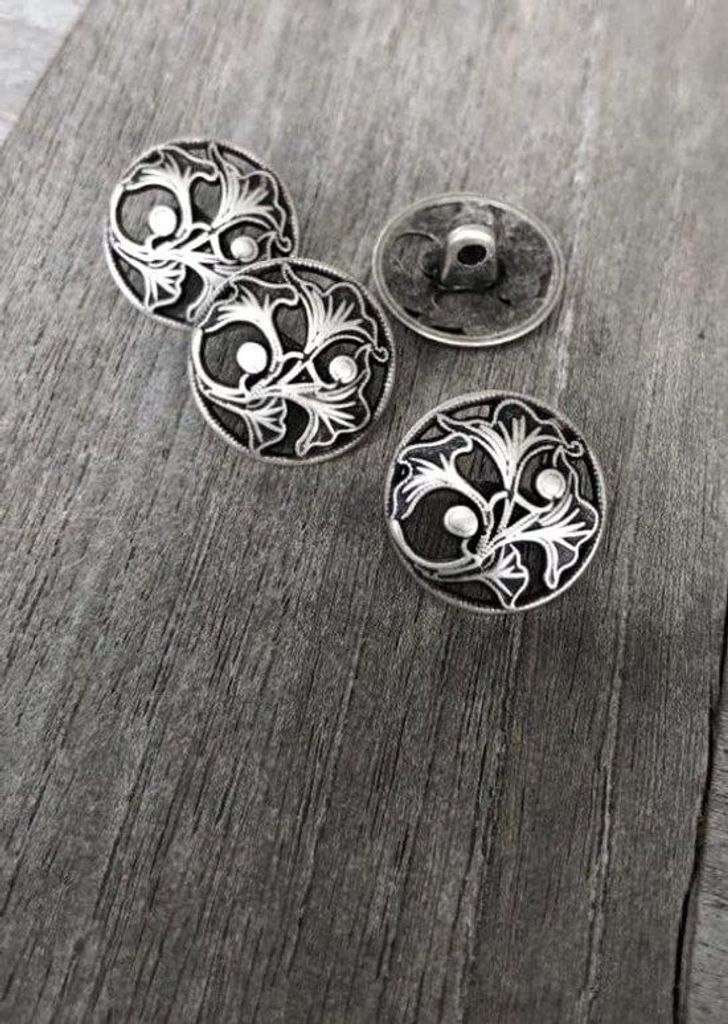 Silberne Metallknöpfe mit Augen 15mm oder 18mm