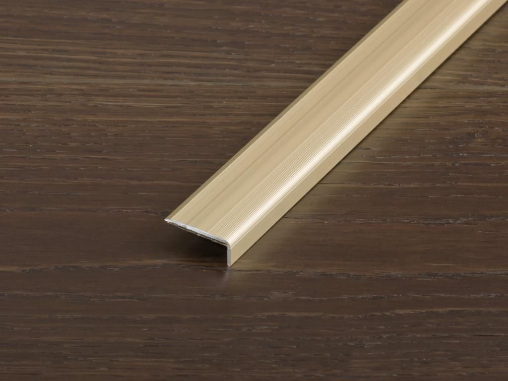 PROLINE Champagne 1000mm Treppenkantenprofil, Aluminium Winkelprofil eloxiert, selbstklebend gerilltes Deckprofil, für Hartbodenbeläge, einfache ...