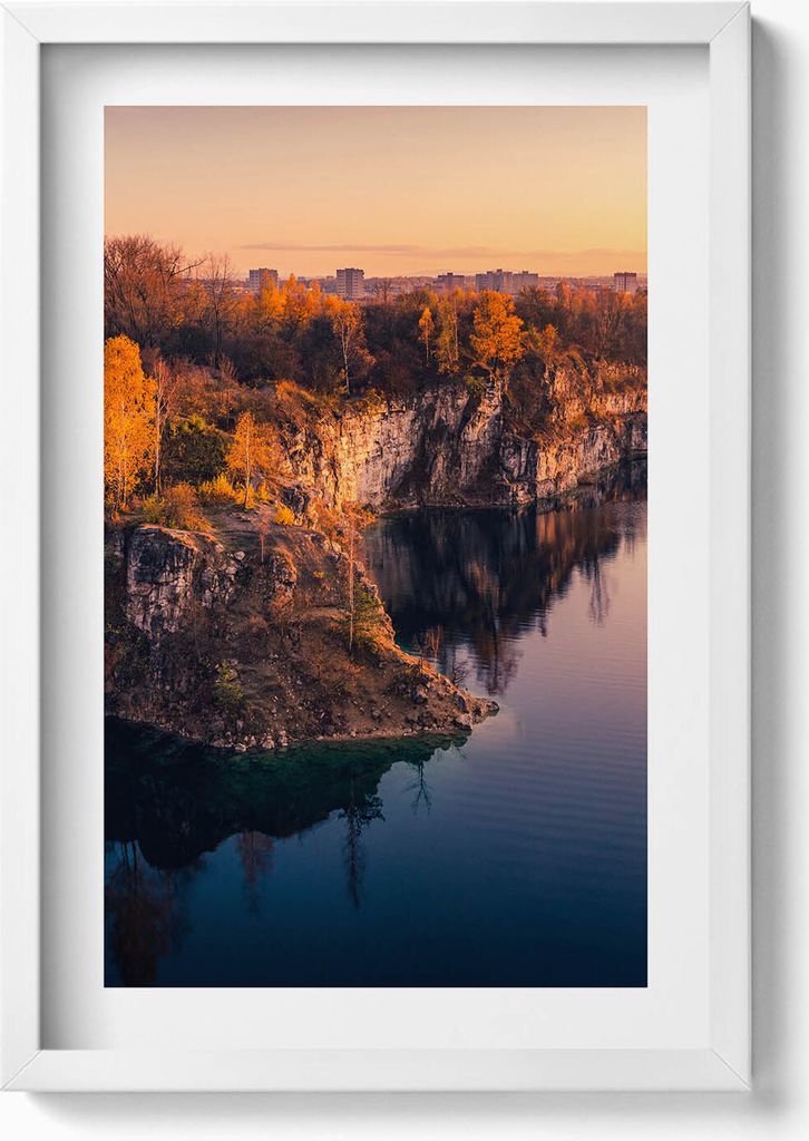 Krakau, Zakrzówek-See im Herbst– Wandbild mit Rahmen – Gerahmtes Bild – Wanddekoration – 40x60 cm – Weiß