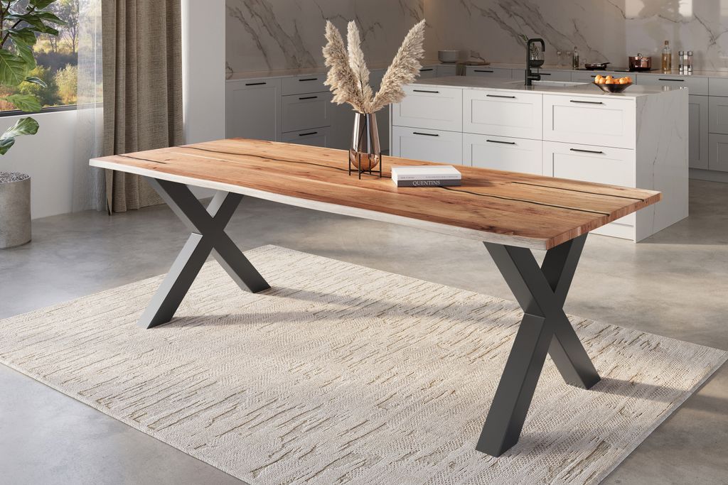 Baumkantentisch Akazie natur mit schwarzen Resin-Adern 280 x 100 cm X-Gestell schwarz POLLY