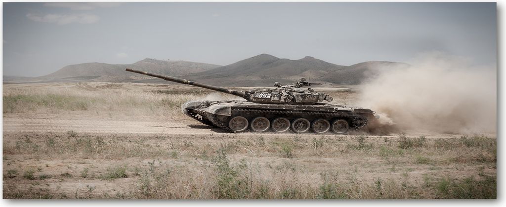 Tulup Küchenrückwand Spritzschutz aus Glas -125x50 -Spritzschutz auf gehärtetes Glas Deko Fahrzeuge Tank in der Wüste