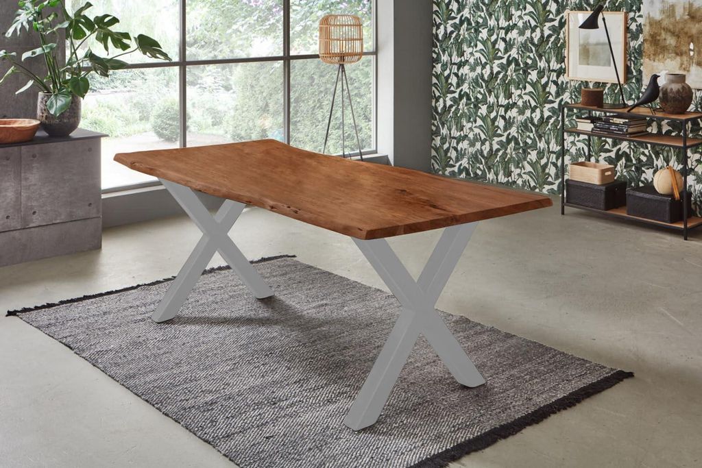 Esstisch 140x80 cm Bologna, Akazienholz massiv + nussbaumfarben + lackiert, echte Baumkante, Baumkantentisch mit X-Gestell aus Metall Silber, Esszi...