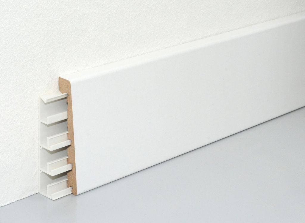 Neuhofer Fußleiste 240 cm x 92 x 24 mm weiß