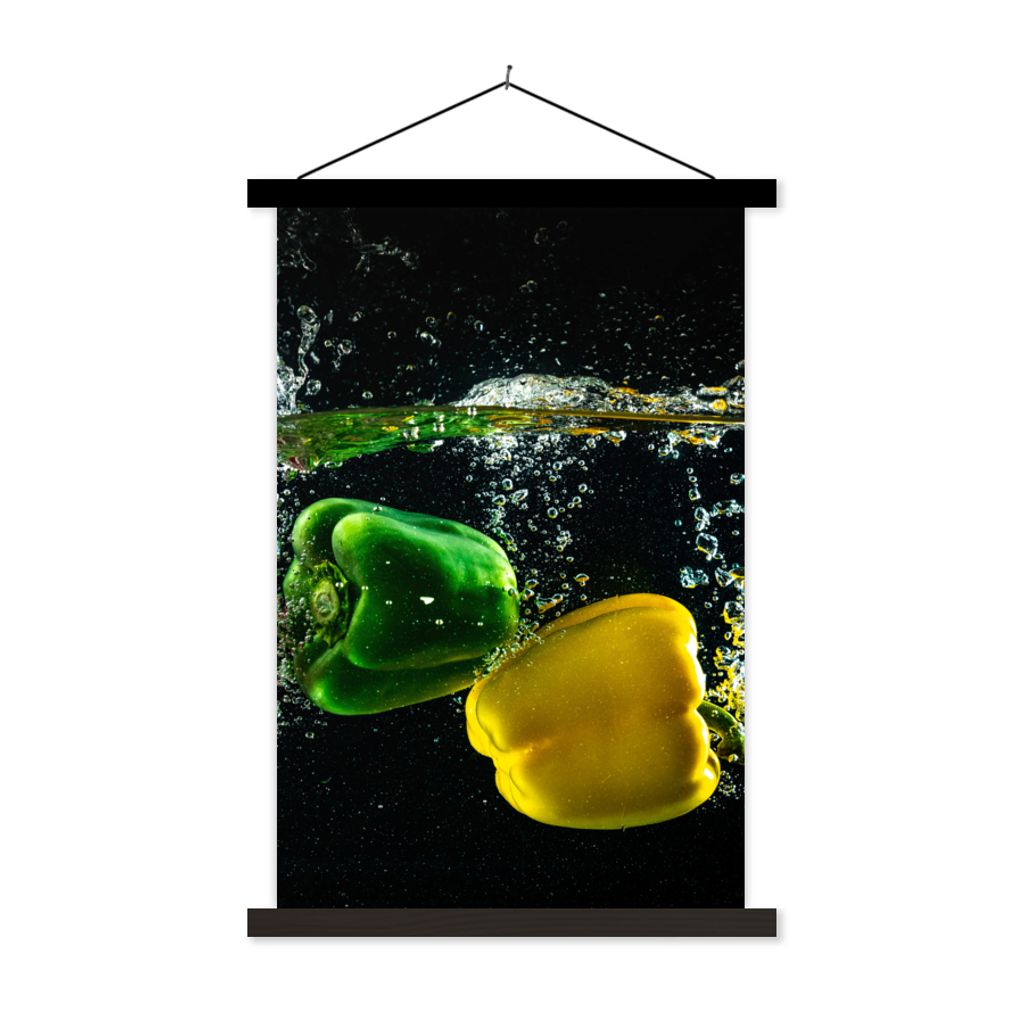 MuchoWow Textilposter Paprika - Gemüse - Wasser - Schwarz - Rot - Grün - Gelb 60x90 cm mit schwarzem Rahmen - Poster Wohnzimmer