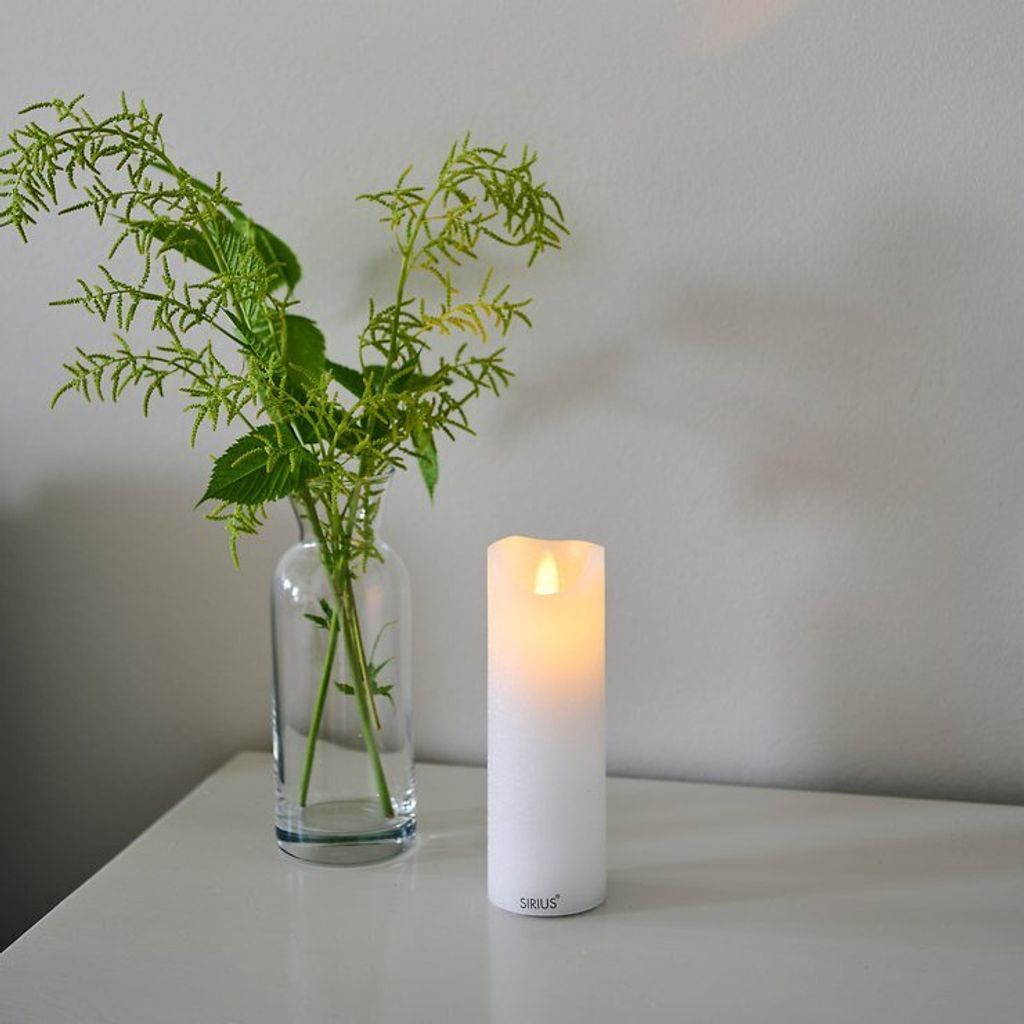 Sirius LED Kerze Sara 5 x 15 cm wiederaufladbar weiß Produktbild 