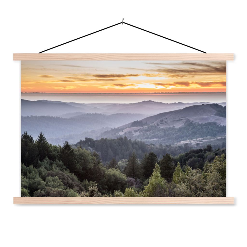 MuchoWow Textilposter Berge - Sonne - Wald - Landschaft 120x80 cm mit holzfarbenen Rahmen - Aufhängeset