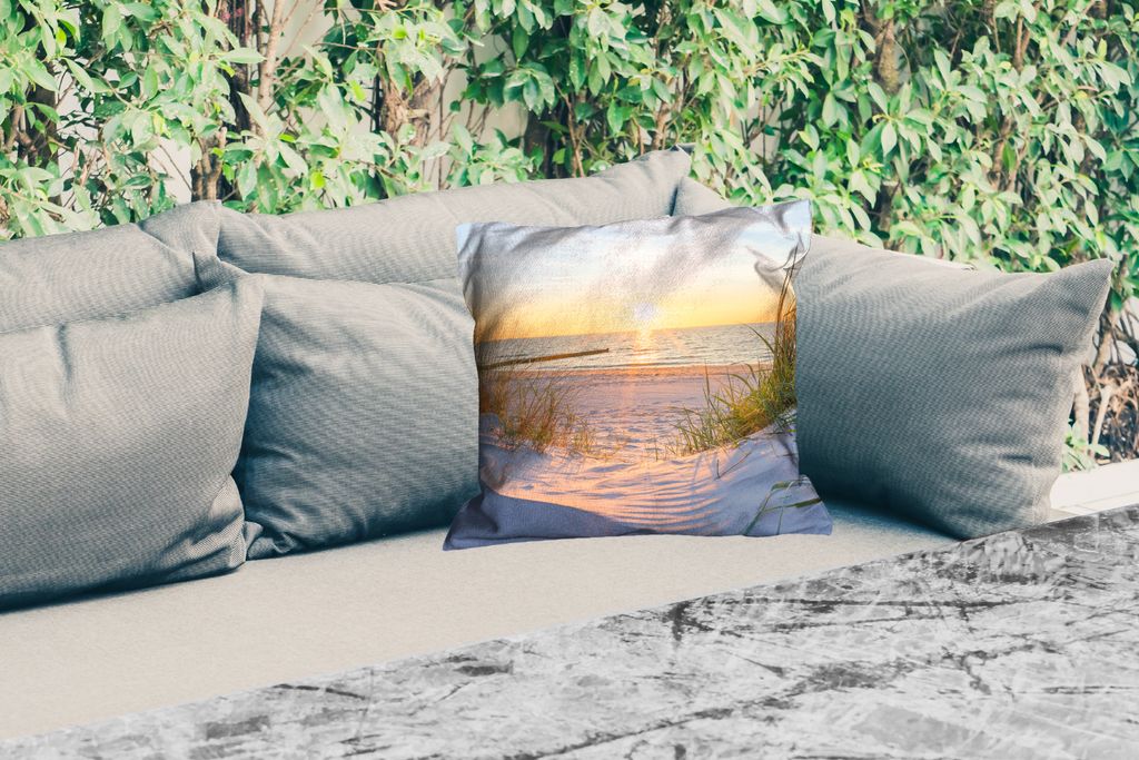 MuchoWow Outdoor Kissen - Strand - Sonne - Düne - Gras - Sand - Horizont - 45x45 cm - Wetterfest - Lounge Kissen - Fotokissen - Dekoratives Kissen