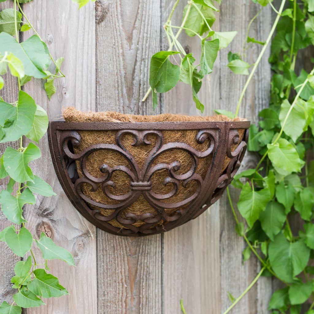 Blumenkasten in antikbraun, schöner Balkonkasten im viktorianischen Stil