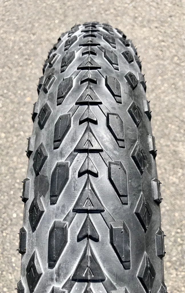 Pneu 20x4 pouces Vee Rubber E-Mission Command Skinwall à Haute Traction