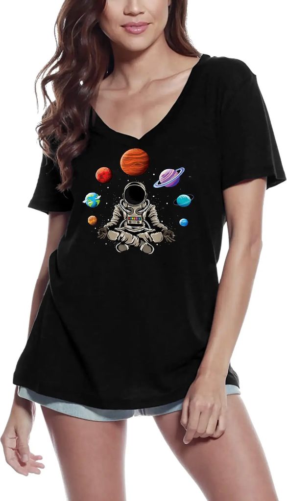 Damen Grafik T-Shirt V-Ausschnitt Astronaut Universum Yoga Raumfahrt Meditation – Astronaut Universe Yoga Space Meditation – Öko-Verantwortlich
