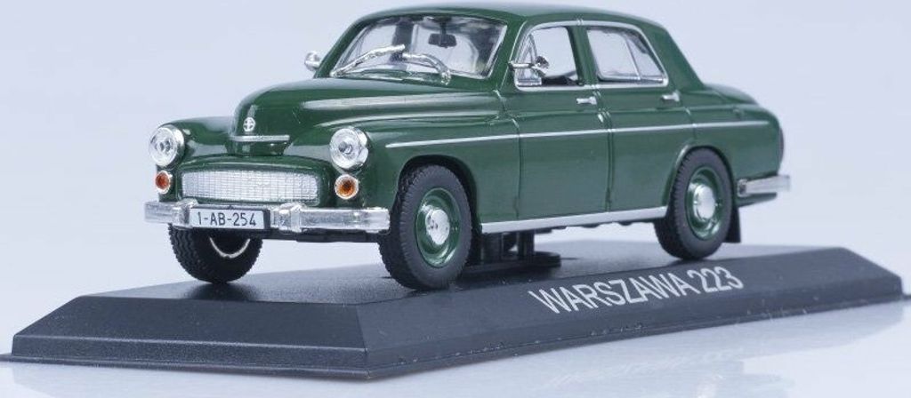 WARSZAWA 223 4-türige Limousine 1962 grün in Blisterverpackung verkauft, MAGLCWARS223, Maßstab1/43, IXO